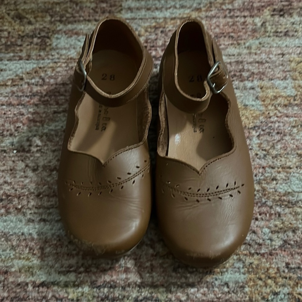 Handmade leather l size 11 girls Mary Jane shoes.